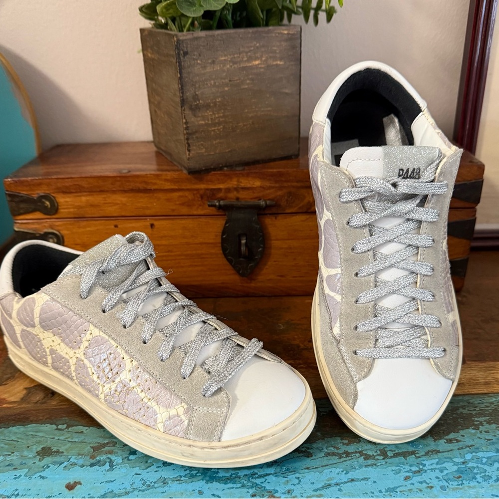 P448 John Neck Women's White Silver Lavender python giraffe Sneakers 36 Slla